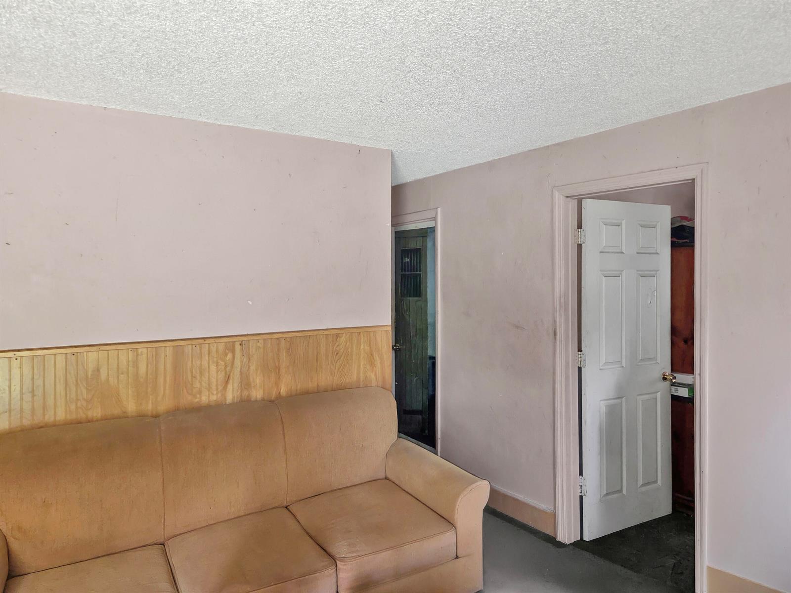   / 0 1500 sq. ft. $ 2026-06-05 0 foto