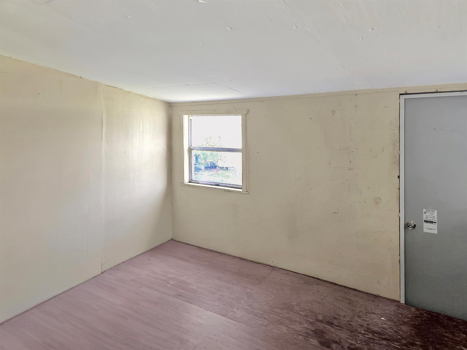   / 0 1500 sq. ft. $ 2026-06-05 0 foto
