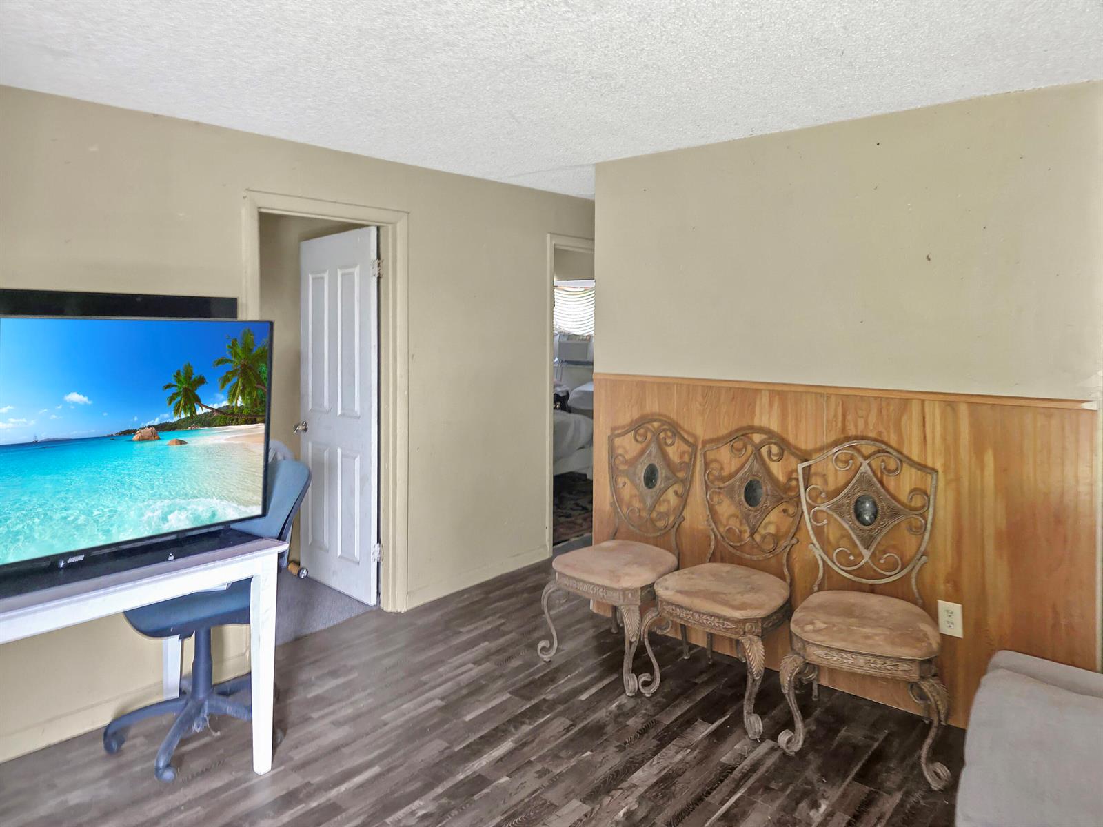   / 0 1500 sq. ft. $ 2026-06-05 0 foto