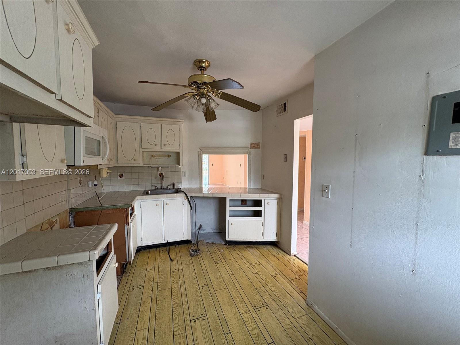 See details 203-1 2 / 2 1315 sq. ft. $ 2026-05-11 0 Photo