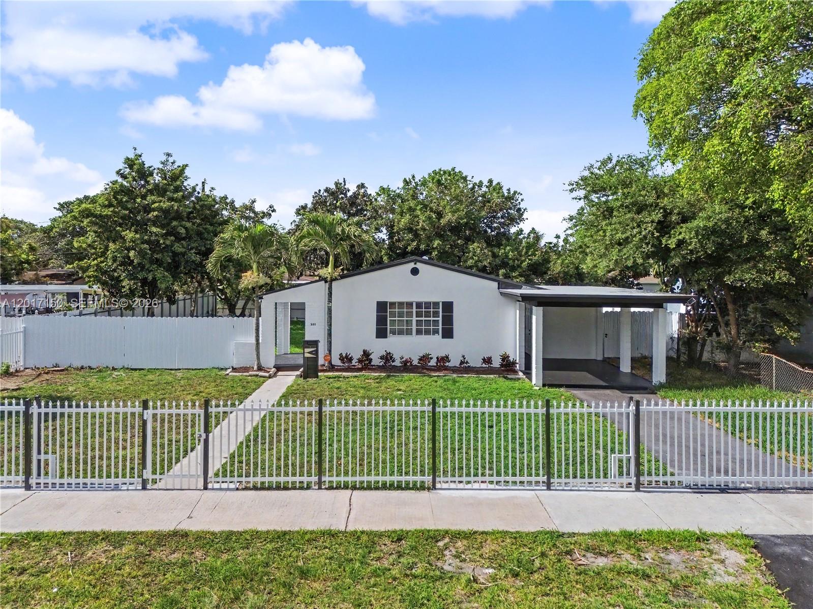 Ver detalles 580 3 / 1 960 sq. ft. $ 2026-05-14 0 foto