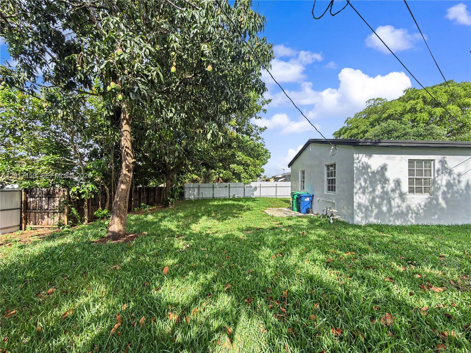 Ver detalles 580 3 / 1 960 sq. ft. $ 2026-05-14 0 foto