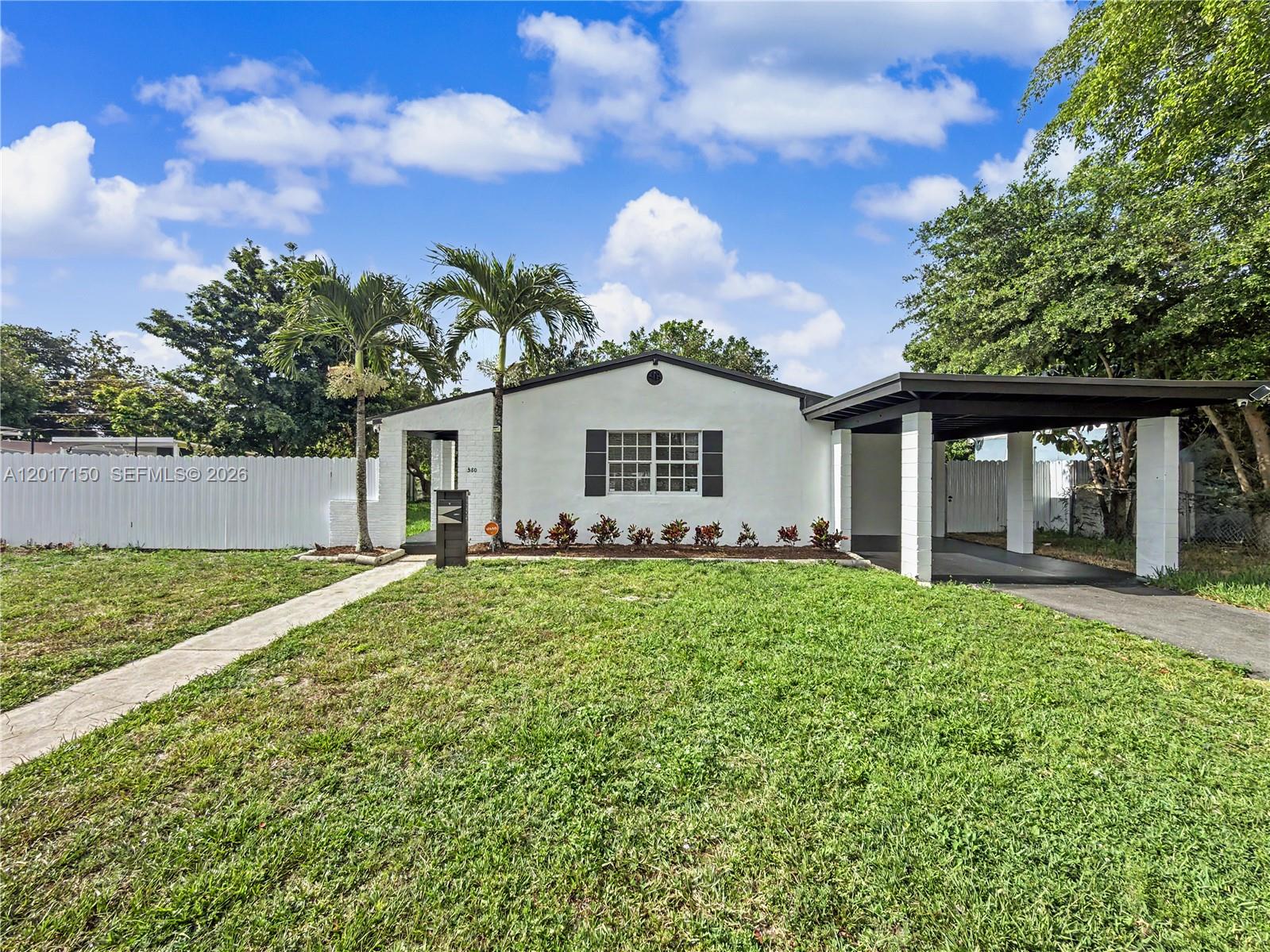 Ver detalles 580 3 / 1 960 sq. ft. $ 2026-05-14 0 foto