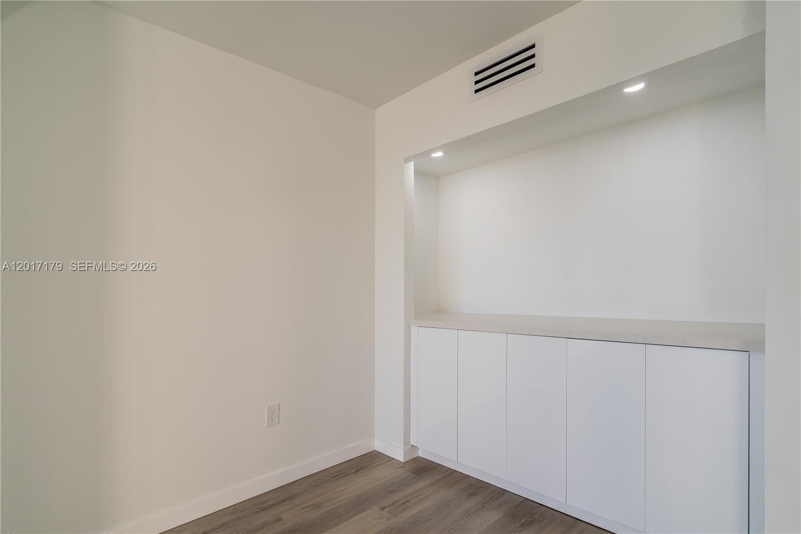 Photo of 3675 Country Club Dr #1906, Aventura, Florida, 33180 -