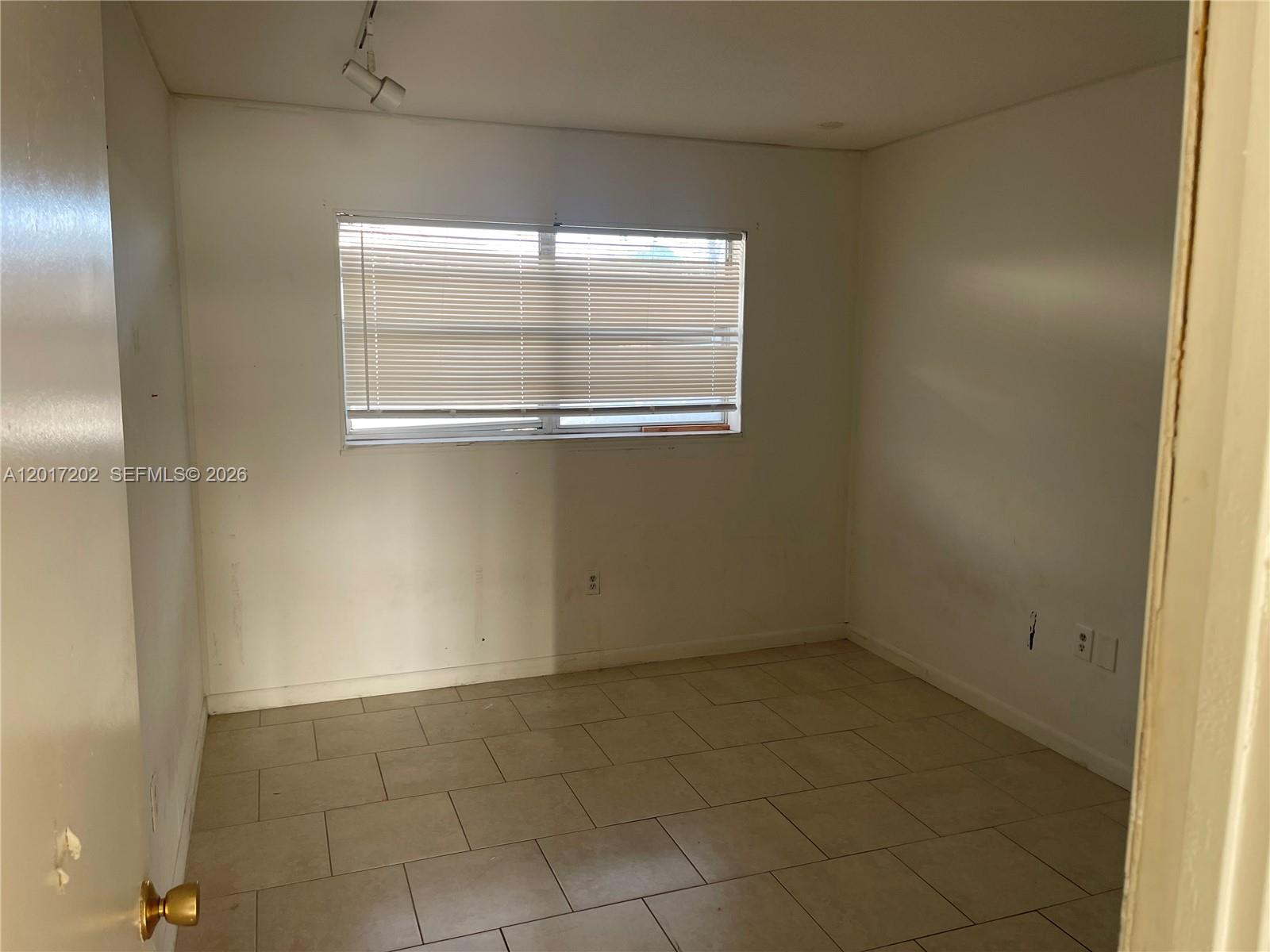 313-1 2 / 2 1315 sq. ft. $ 2026-05-12 0 Photo