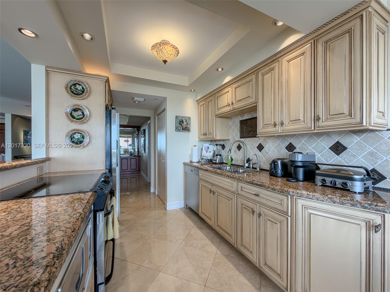 2503 2 / 2 1560 sq. ft. $ 2026-05-12 0 foto