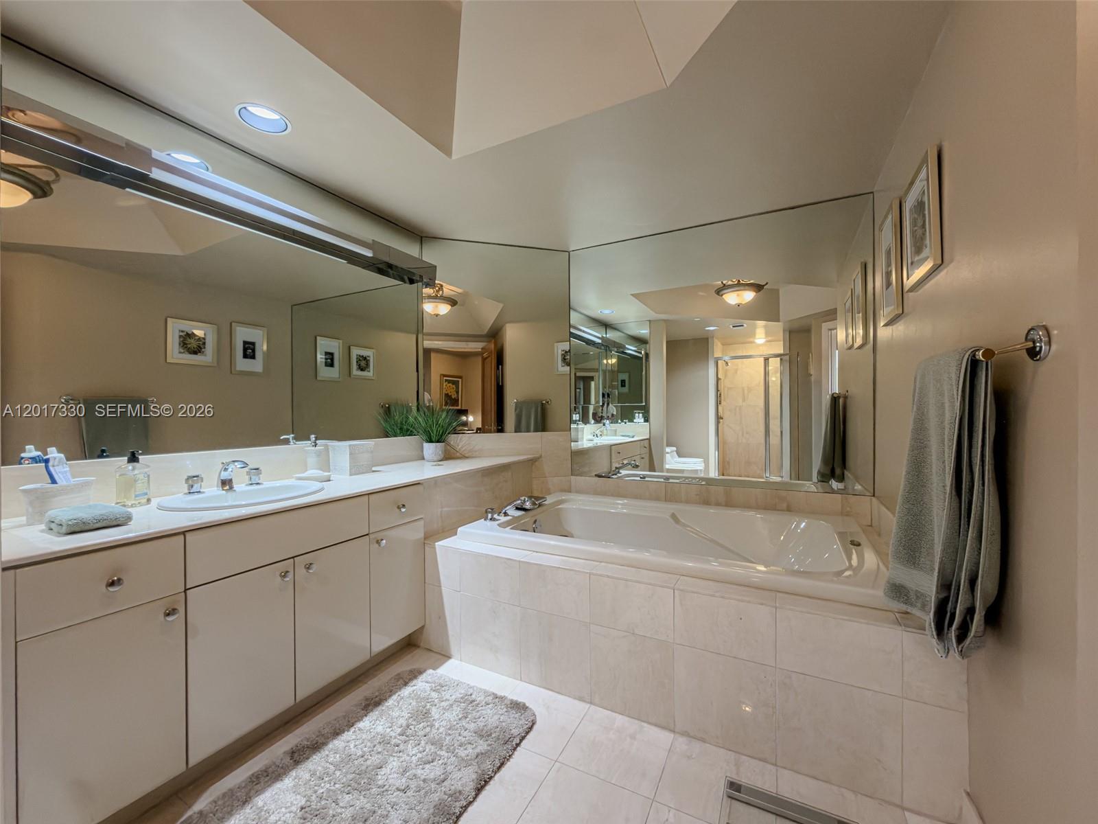 2503 2 / 2 1560 sq. ft. $ 2026-05-12 0 foto