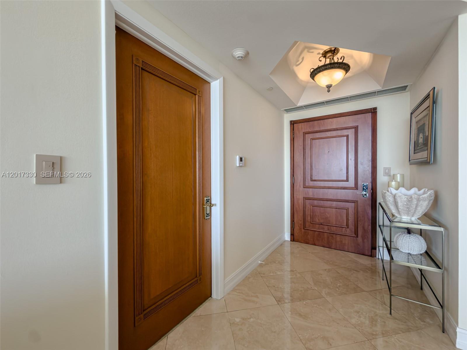 2503 2 / 2 1560 sq. ft. $ 2026-05-12 0 foto