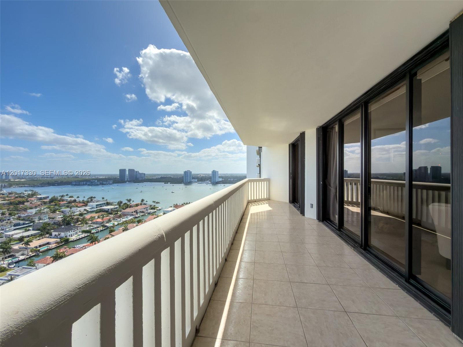 2503 2 / 2 1560 sq. ft. $ 2026-05-12 0 foto