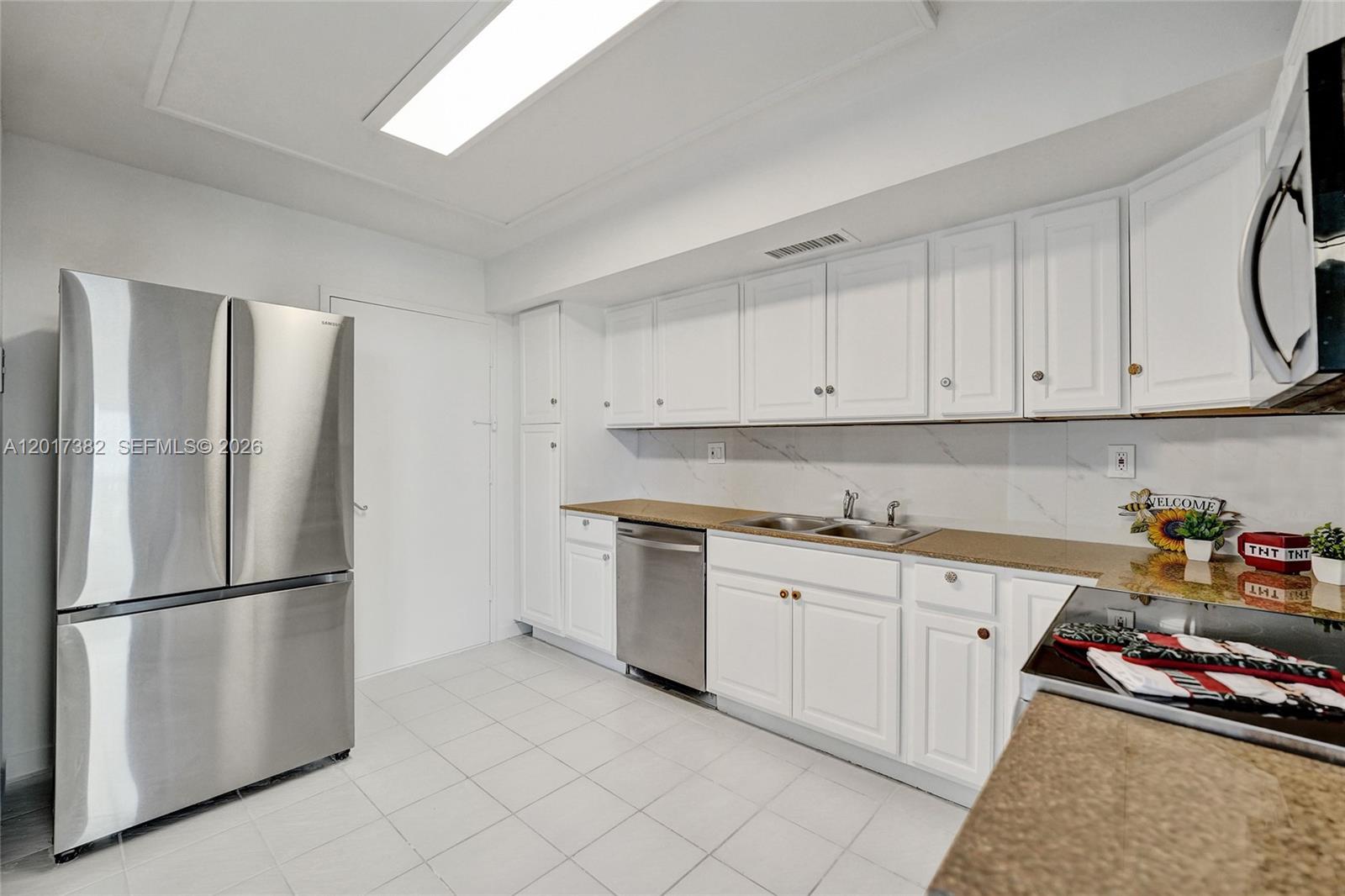 Photo of 1600 Ocean Dr  #16B, Hollywood, Florida, 33019 - 