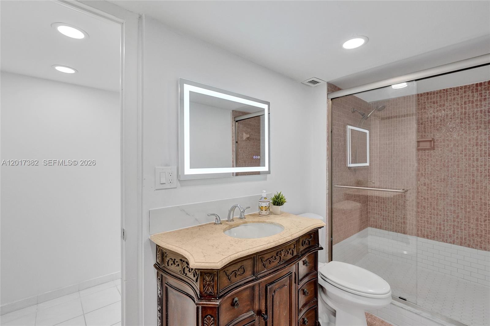 Photo of 1600 Ocean Dr  #16B, Hollywood, Florida, 33019 - 