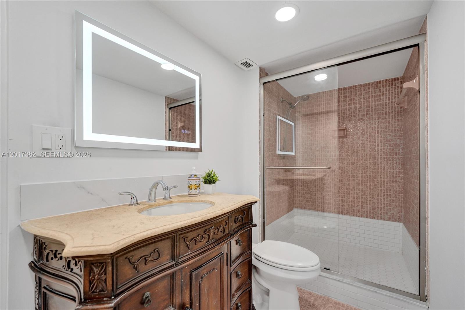 Photo of 1600 Ocean Dr  #16B, Hollywood, Florida, 33019 - 