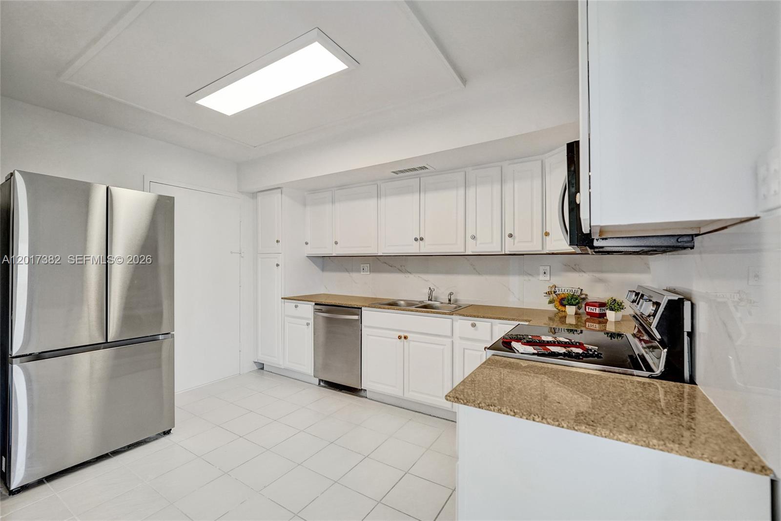 Photo of 1600 Ocean Dr  #16B, Hollywood, Florida, 33019 - 