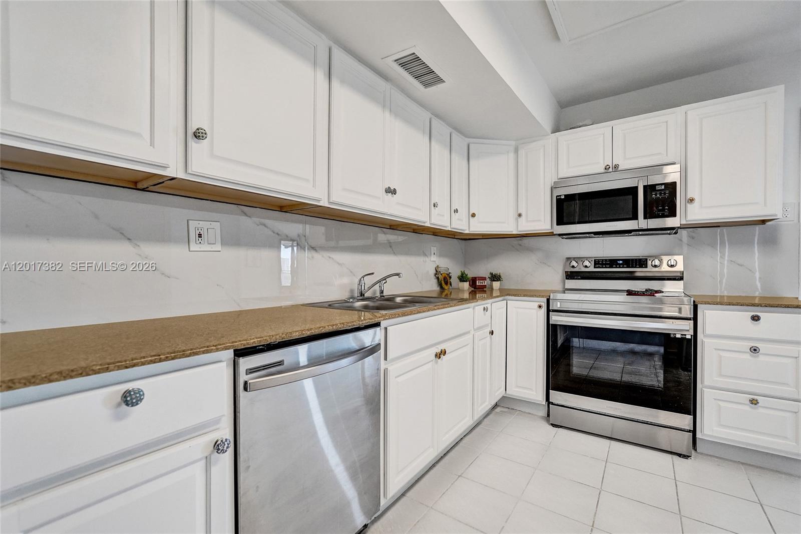 Photo of 1600 Ocean Dr  #16B, Hollywood, Florida, 33019 - 