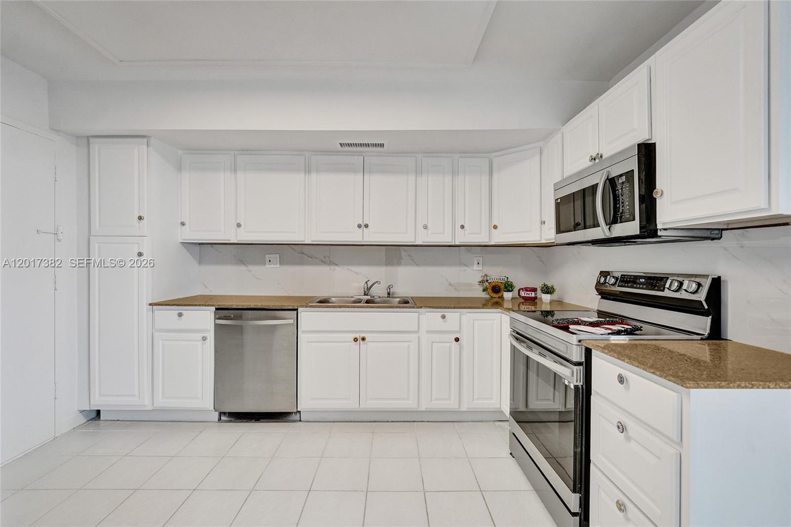 Photo of 1600 Ocean Dr  #16B, Hollywood, Florida, 33019 - 