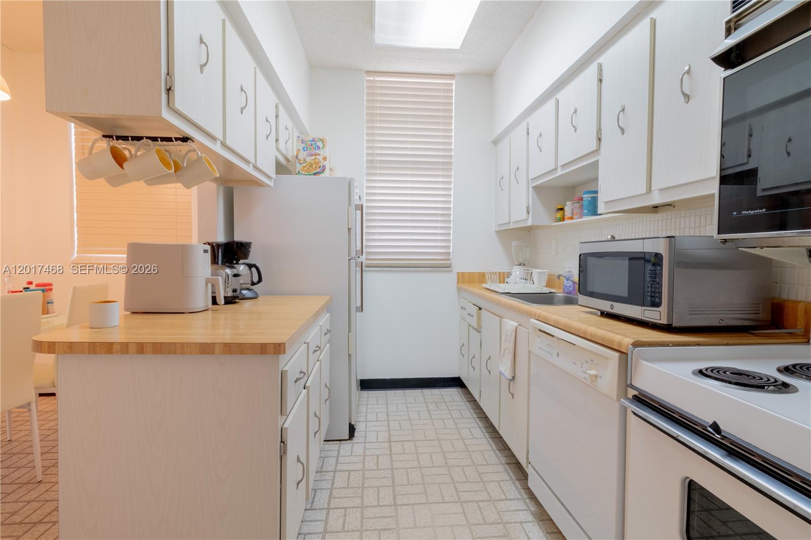 See details L12 2 / 2 1830 sq. ft. $ 2026-05-12 0 Photo