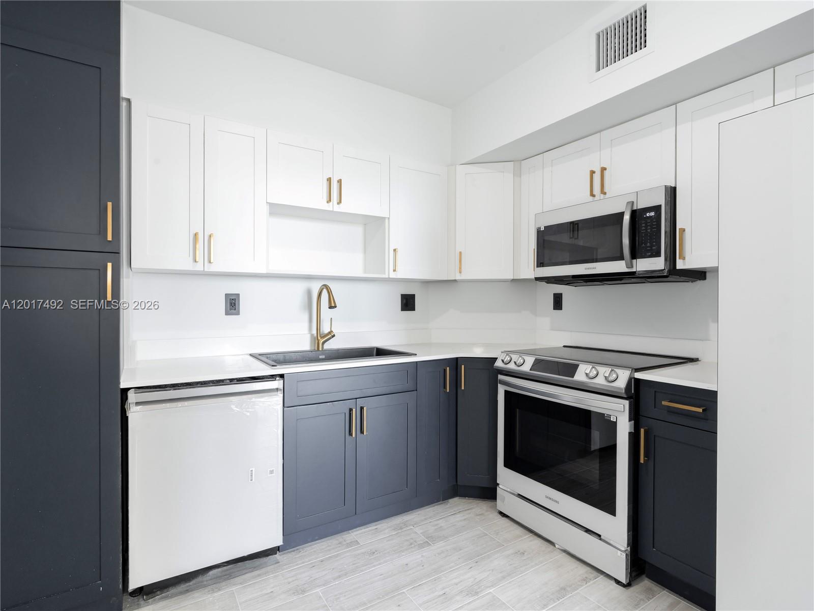 2115 2 / 2 1220 sq. ft. $ 2026-05-12 0 Photo