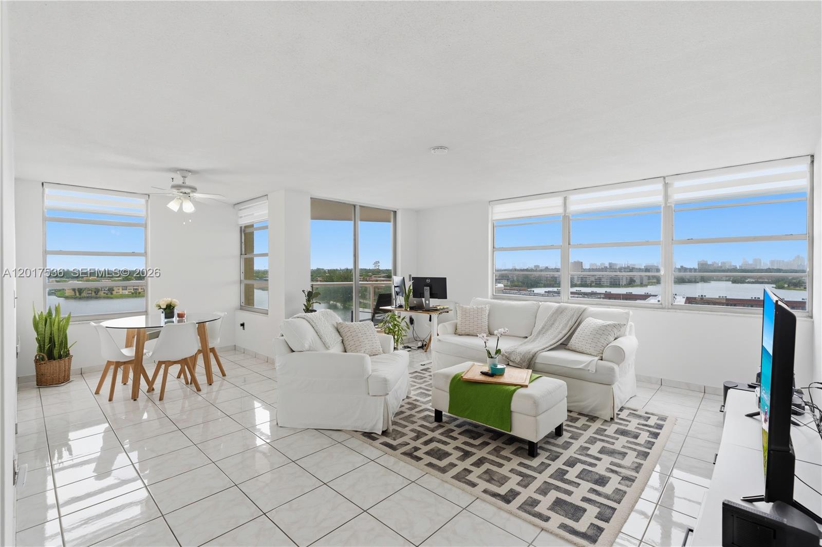 Ver detalles 806E 2 / 2 1140 sq. ft. $ 2026-05-19 0 foto
