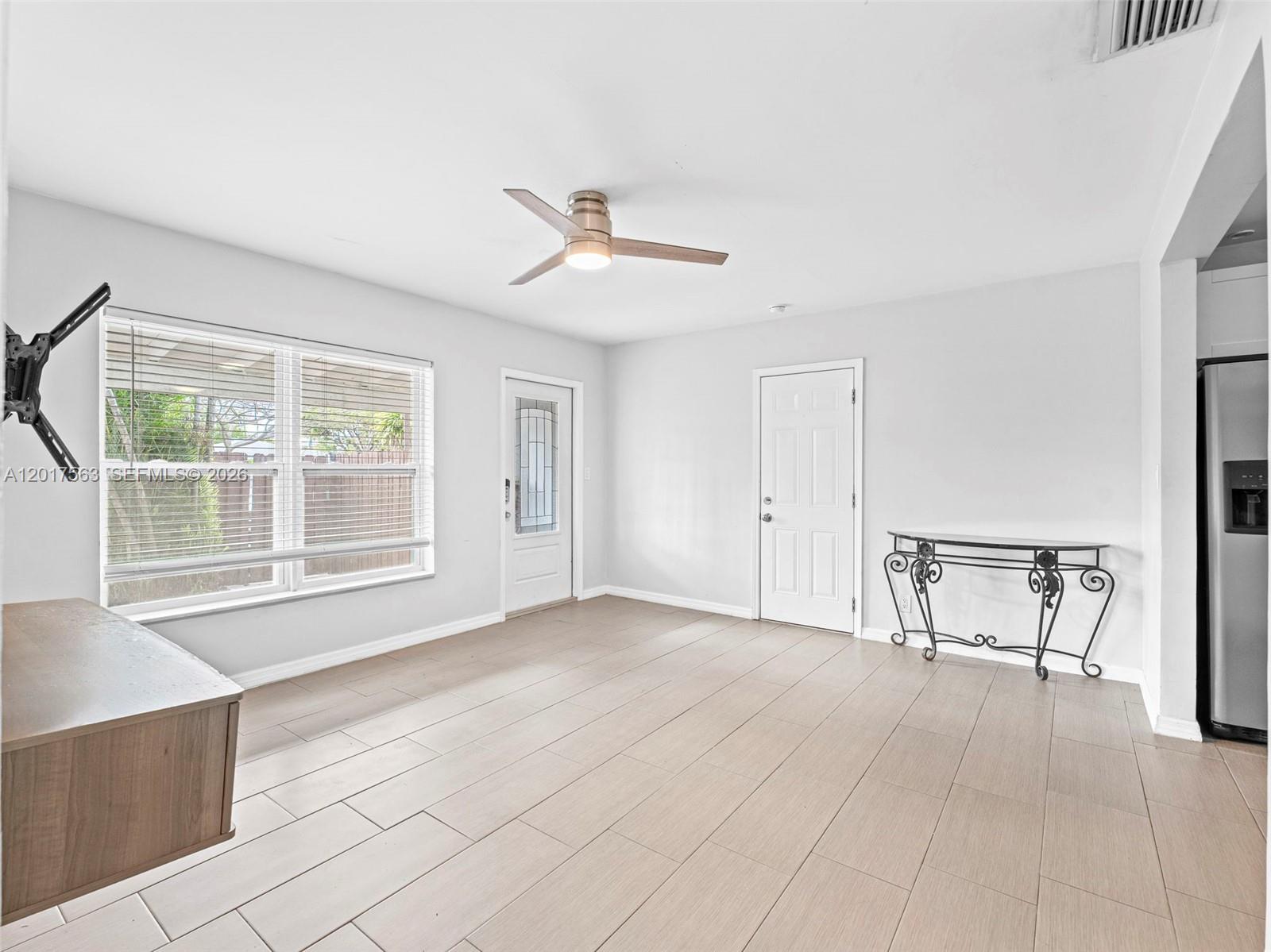 See details / 2317 sq. ft. $ 2026-05-12 0 Photo