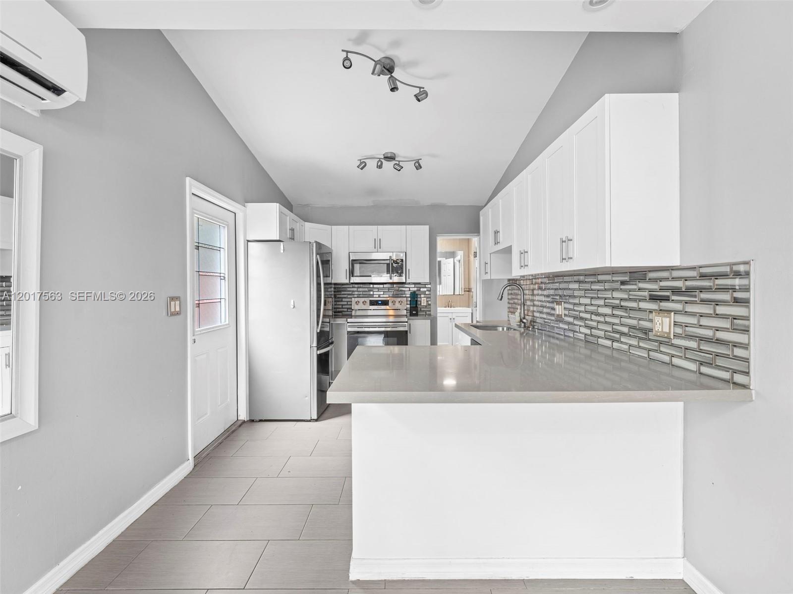 See details / 2317 sq. ft. $ 2026-05-12 0 Photo