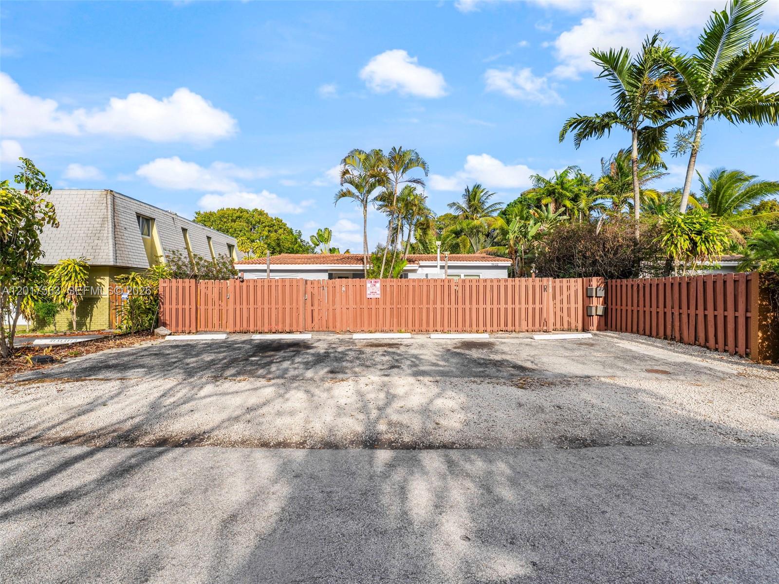 See details / 2317 sq. ft. $ 2026-05-12 0 Photo