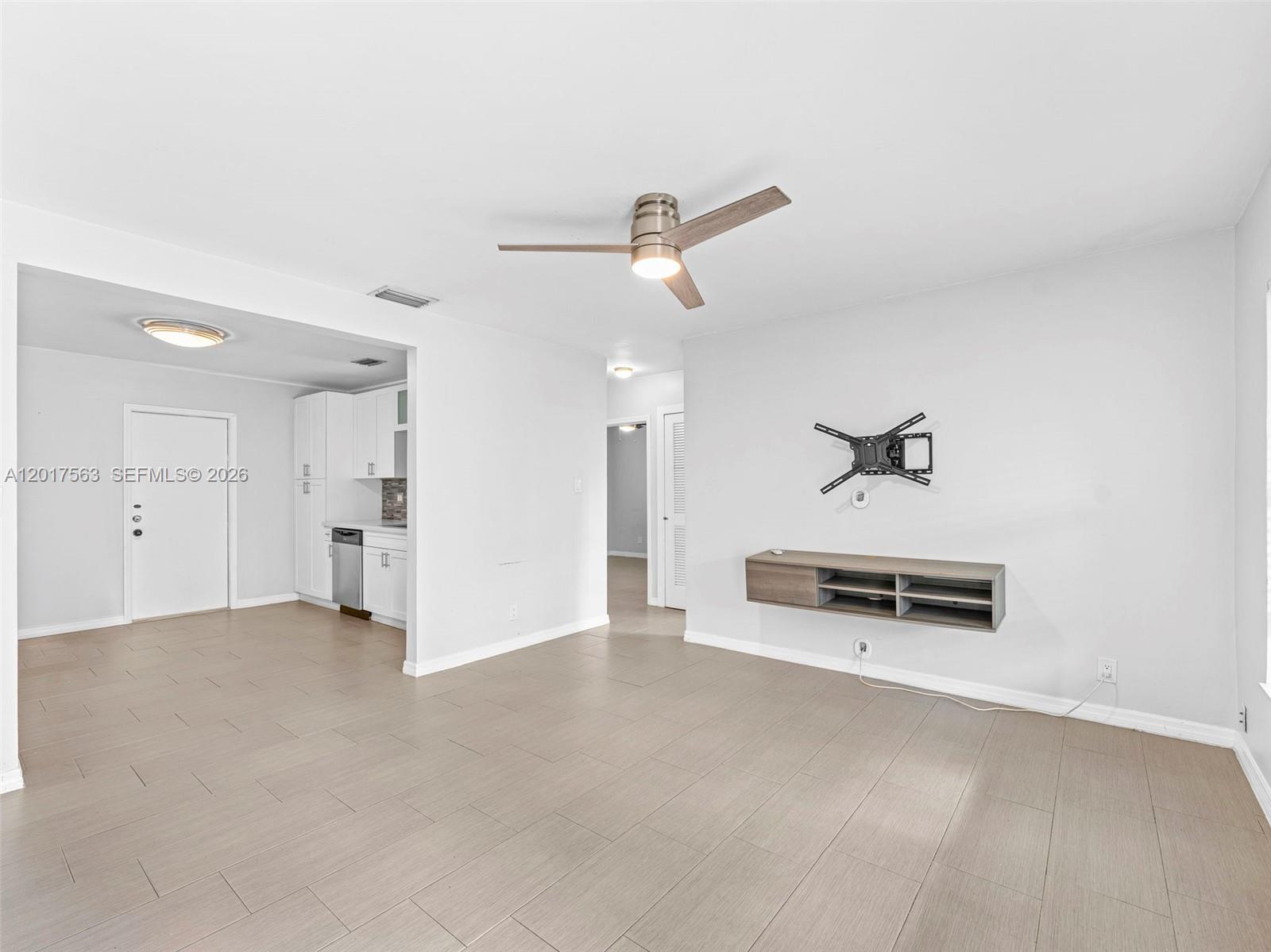 See details / 2317 sq. ft. $ 2026-05-12 0 Photo