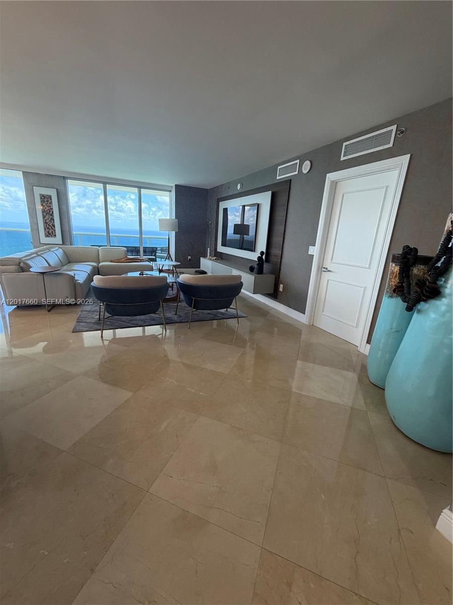 3701 3 / 4 2078 sq. ft. $ 2026-05-12 0 Photo