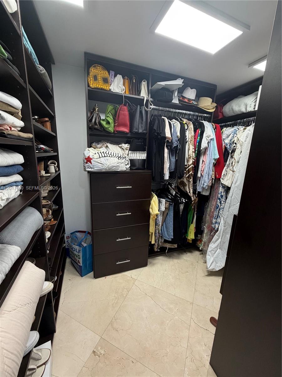 3701 3 / 4 2078 sq. ft. $ 2026-05-12 0 Photo