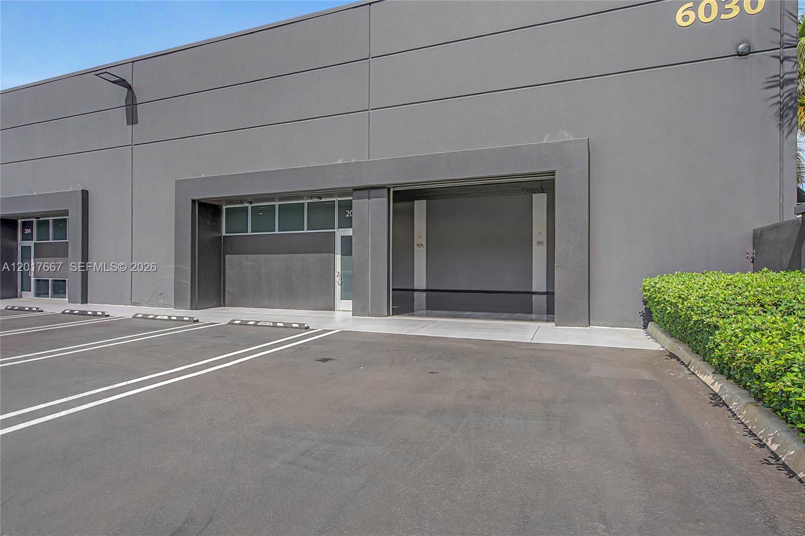 See details 205 / sq. ft. $ 2026-05-12 0 Photo