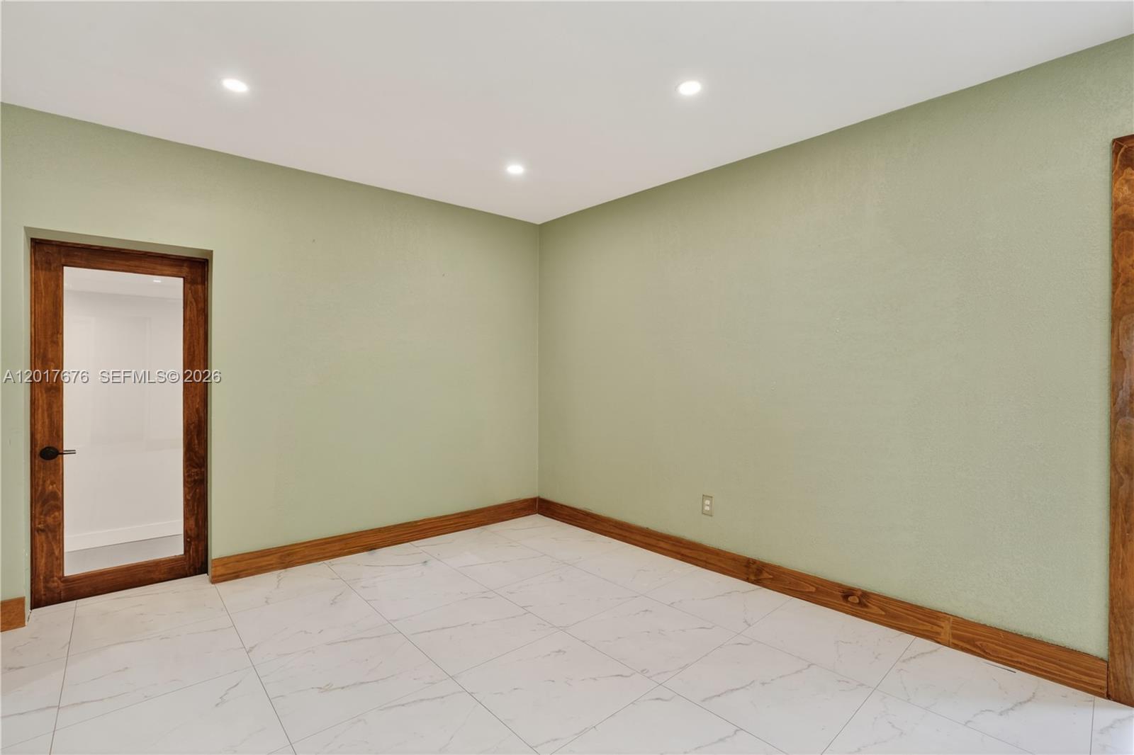 1130 3 / 2 1131 sq. ft. $ 2026-10-16 0 Photo