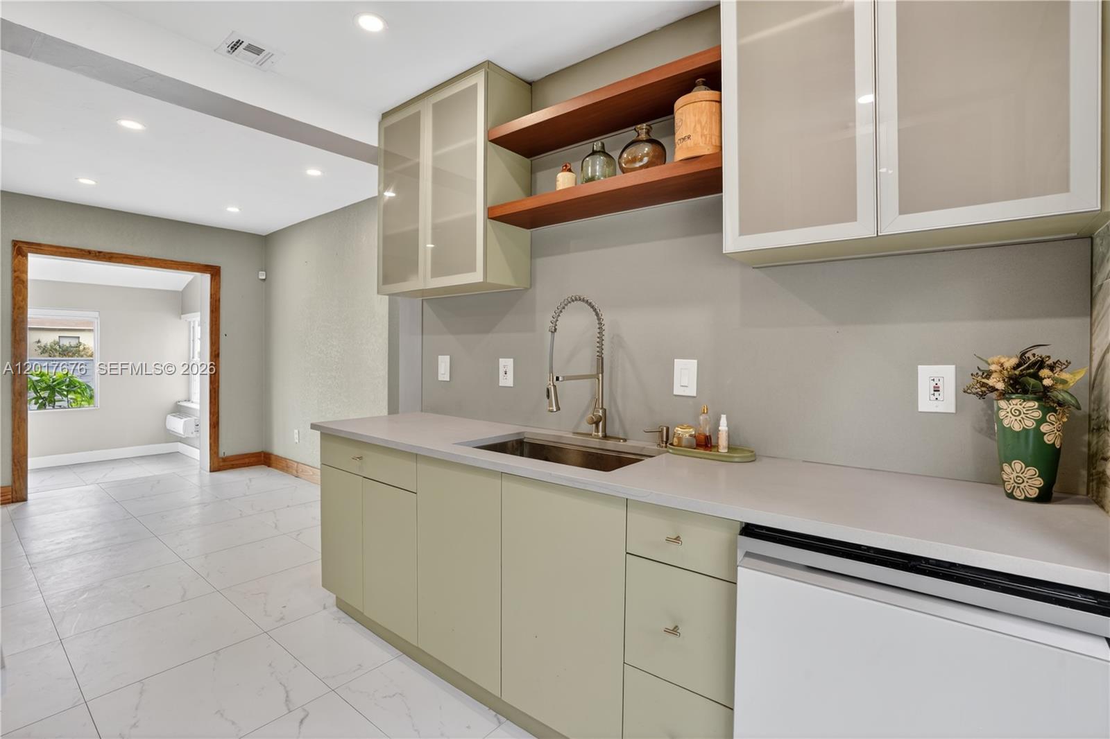 1130 3 / 2 1131 sq. ft. $ 2026-10-16 0 Photo