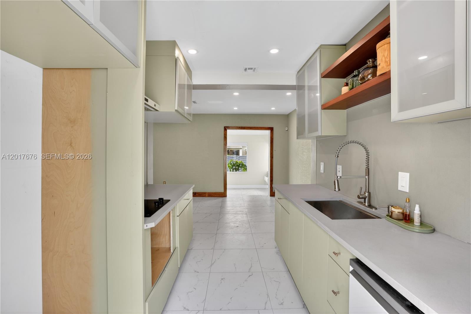 1130 3 / 2 1131 sq. ft. $ 2026-10-16 0 Photo