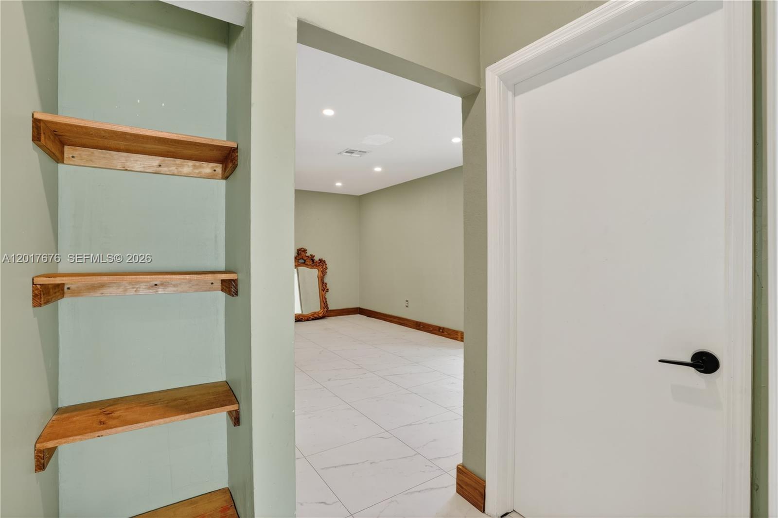 1130 3 / 2 1131 sq. ft. $ 2026-10-16 0 Photo