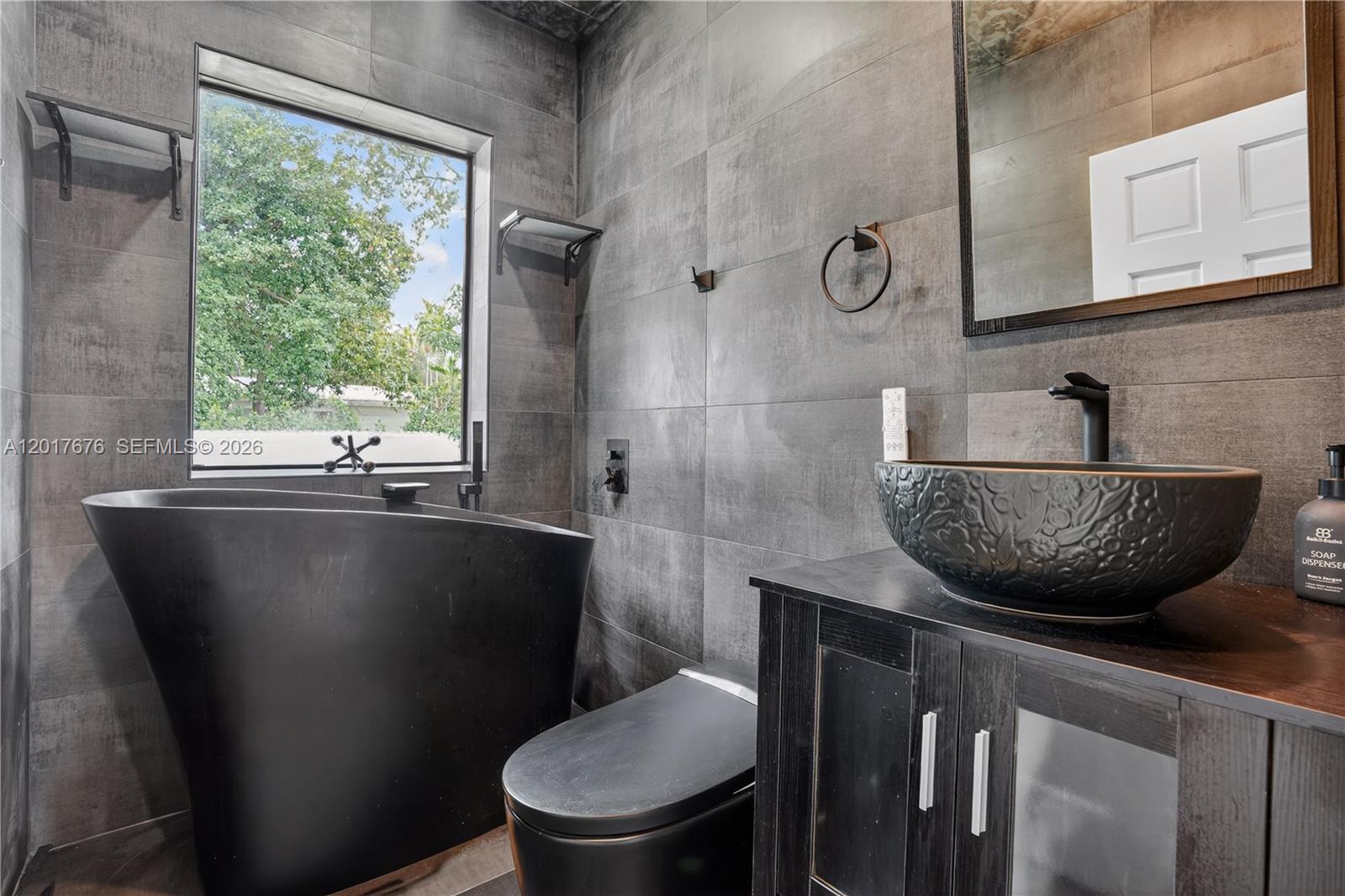 1130 3 / 2 1131 sq. ft. $ 2026-10-16 0 Photo