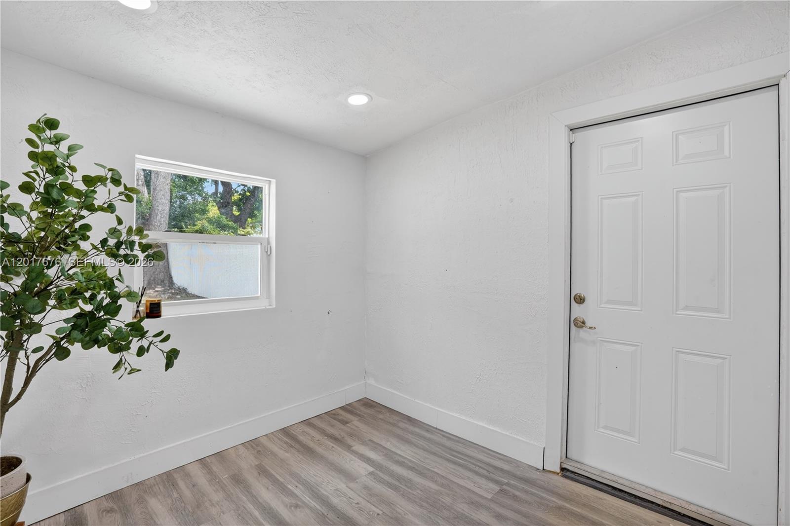 1130 3 / 2 1131 sq. ft. $ 2026-10-16 0 Photo