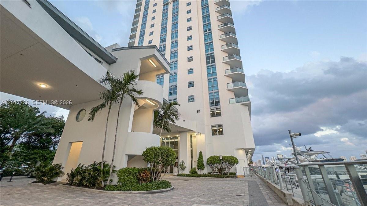 Photo of 17301 Biscayne Blvd #605, North Miami Beach, Florida, 33160 -