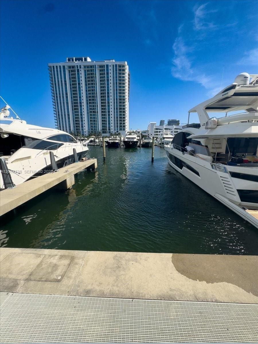 Photo of 17301 Biscayne Blvd #605, North Miami Beach, Florida, 33160 - space 095