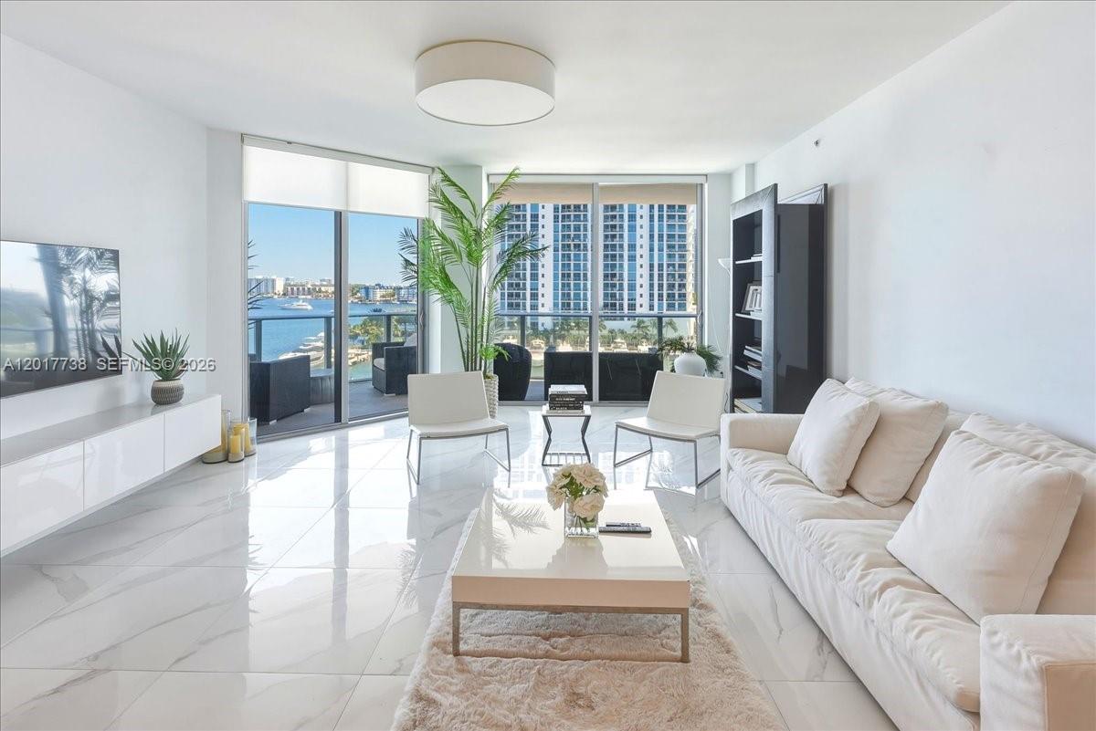 Photo of 17301 Biscayne Blvd #605, North Miami Beach, Florida, 33160 -