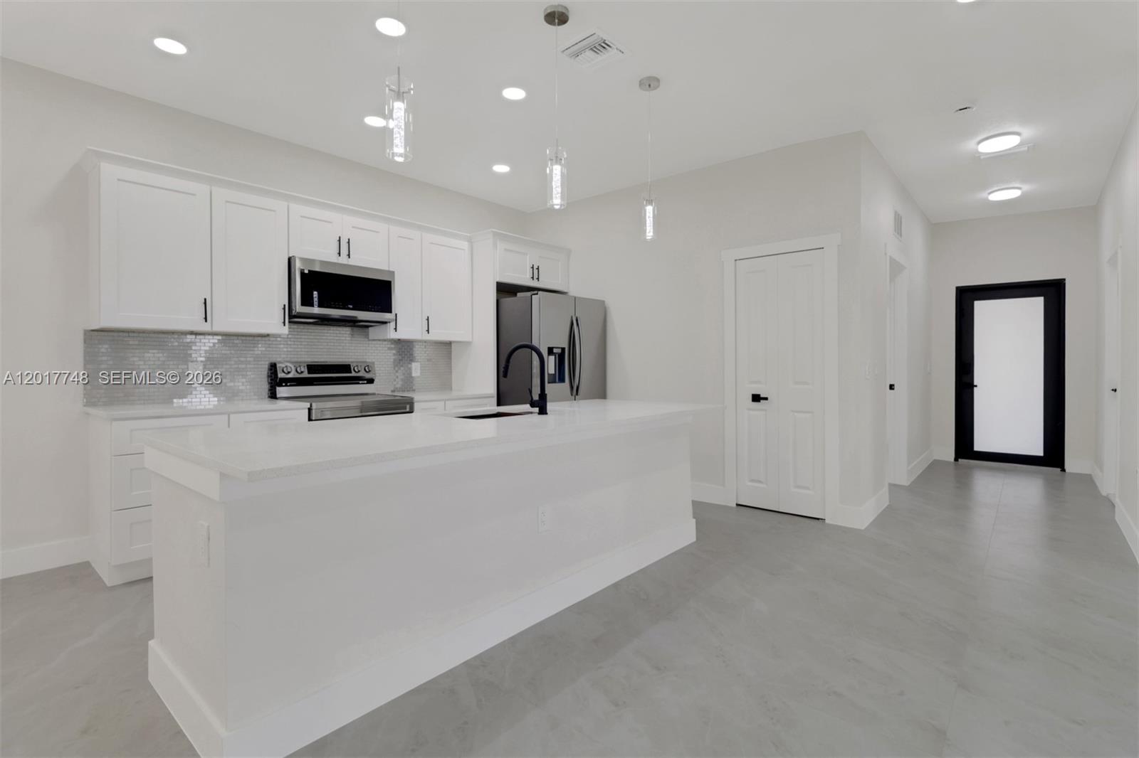 Ver detalles / 2383 sq. ft. $ 2026-05-12 0 foto
