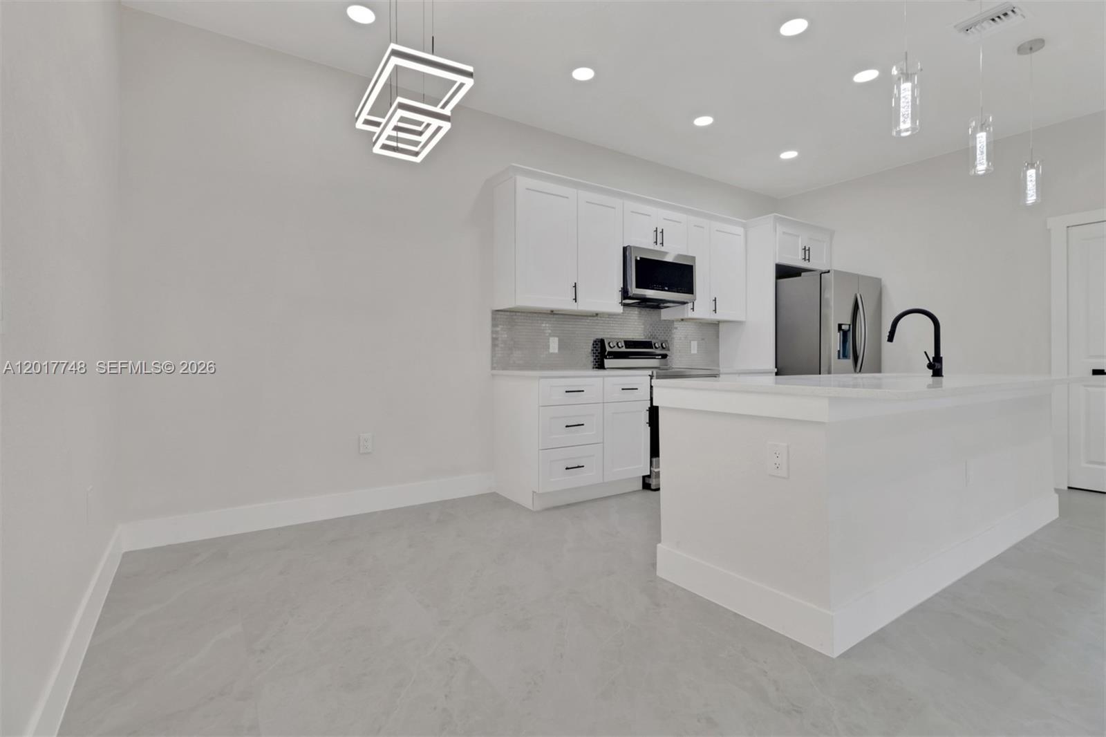 Ver detalles / 2383 sq. ft. $ 2026-05-12 0 foto