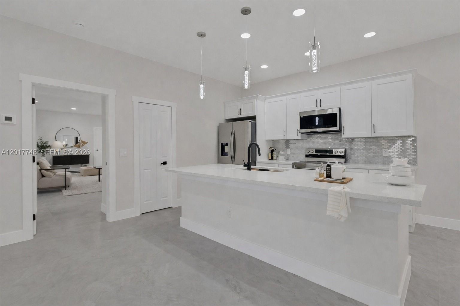 Ver detalles / 2383 sq. ft. $ 2026-05-12 0 foto