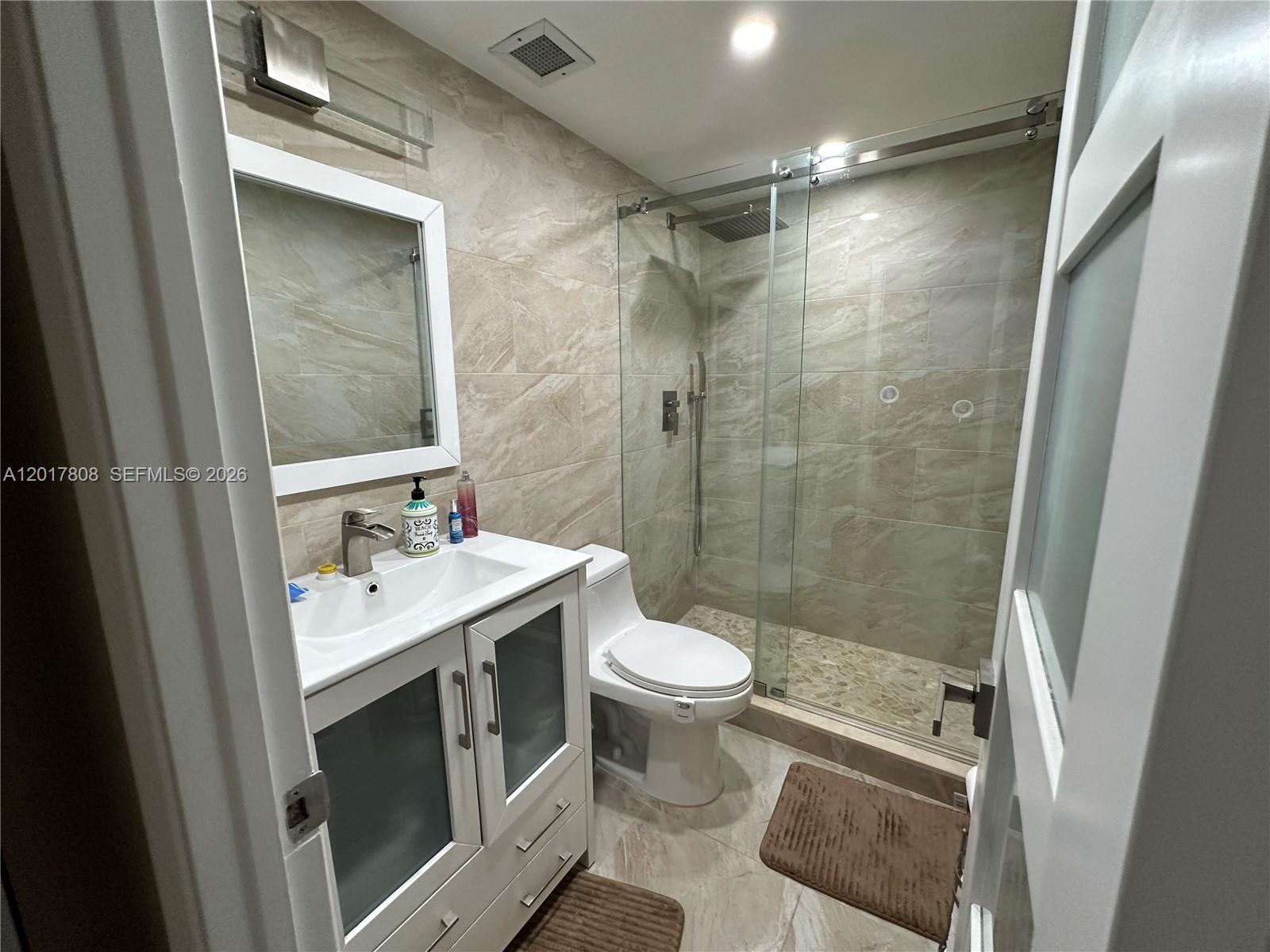 4B 1 / 2 870 sq. ft. $ 2026-05-12 0 Photo