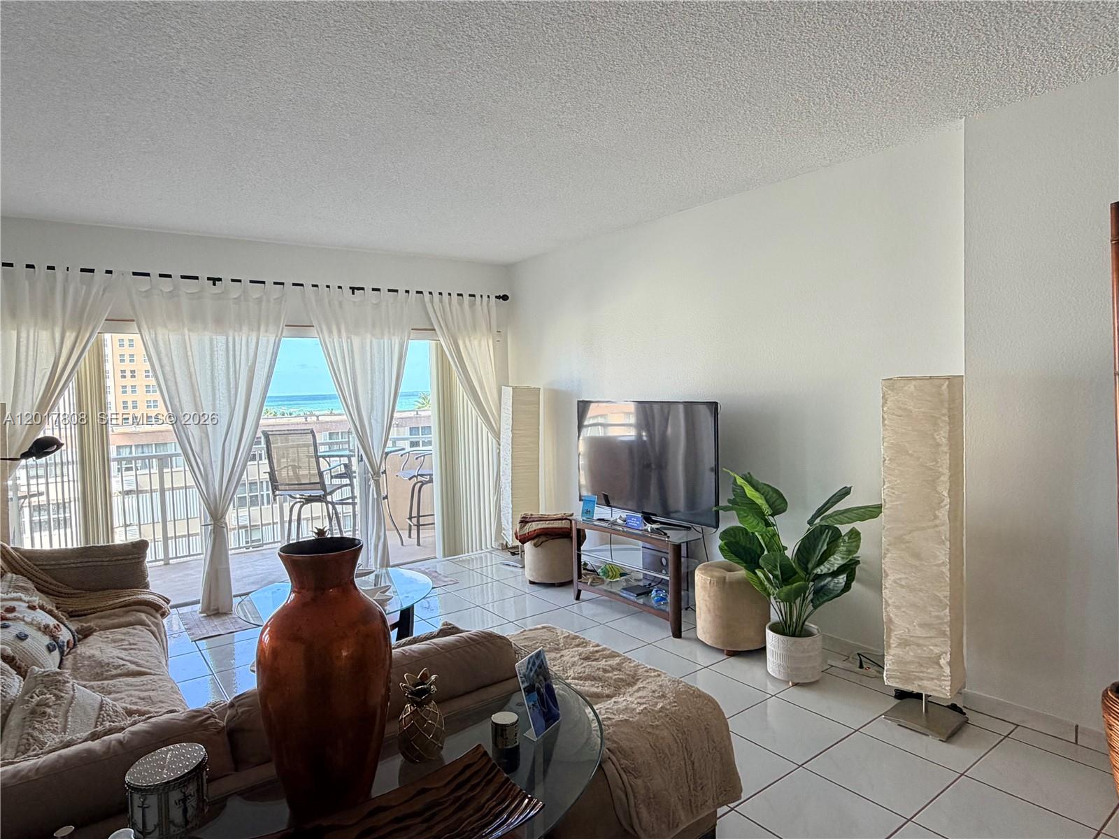 4B 1 / 2 870 sq. ft. $ 2026-05-12 0 Photo