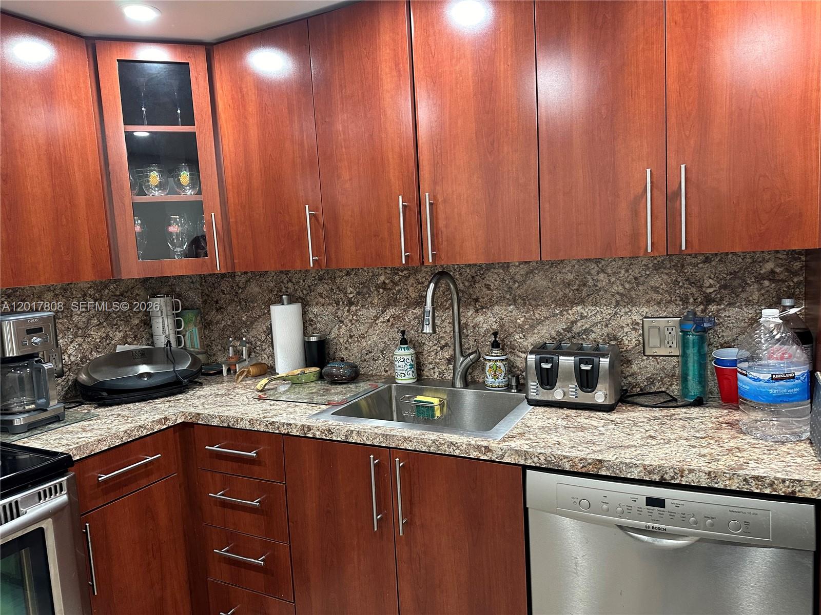 4B 1 / 2 870 sq. ft. $ 2026-05-12 0 Photo