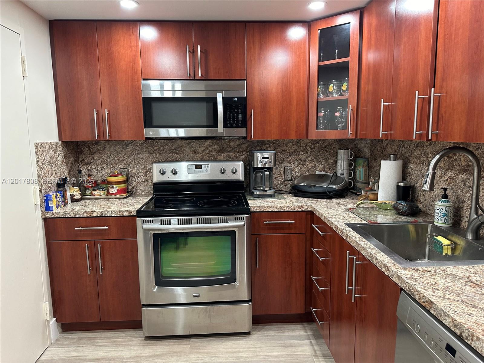 4B 1 / 2 870 sq. ft. $ 2026-05-12 0 Photo