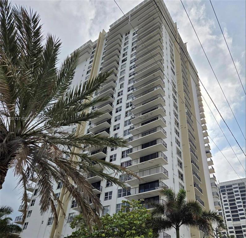 Photo of 2201 Ocean  #1705, Hollywood, Florida, 33019 - 2201 tall bldg