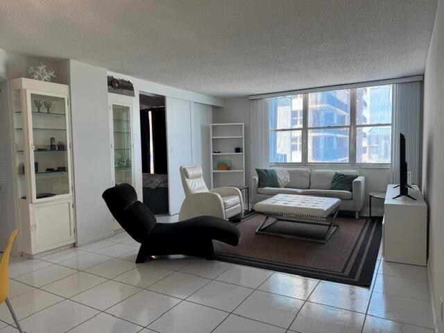 Photo of 2201 Ocean  #1705, Hollywood, Florida, 33019 - 2201 Liv rooom 3