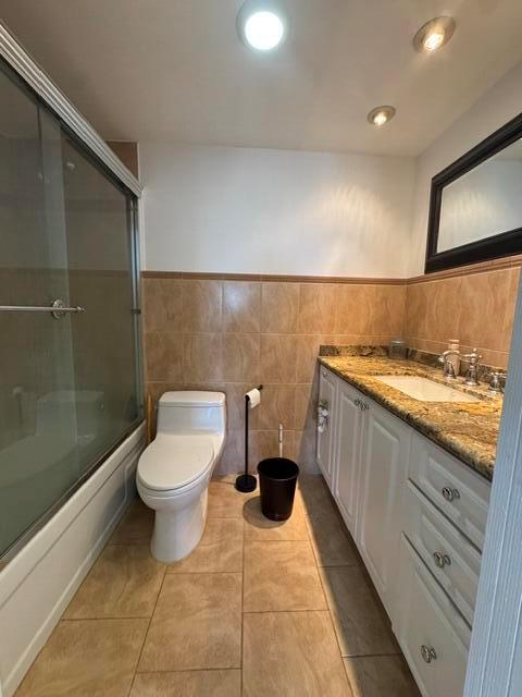 Photo of 2201 Ocean  #1705, Hollywood, Florida, 33019 - 2201 2nd bathroom