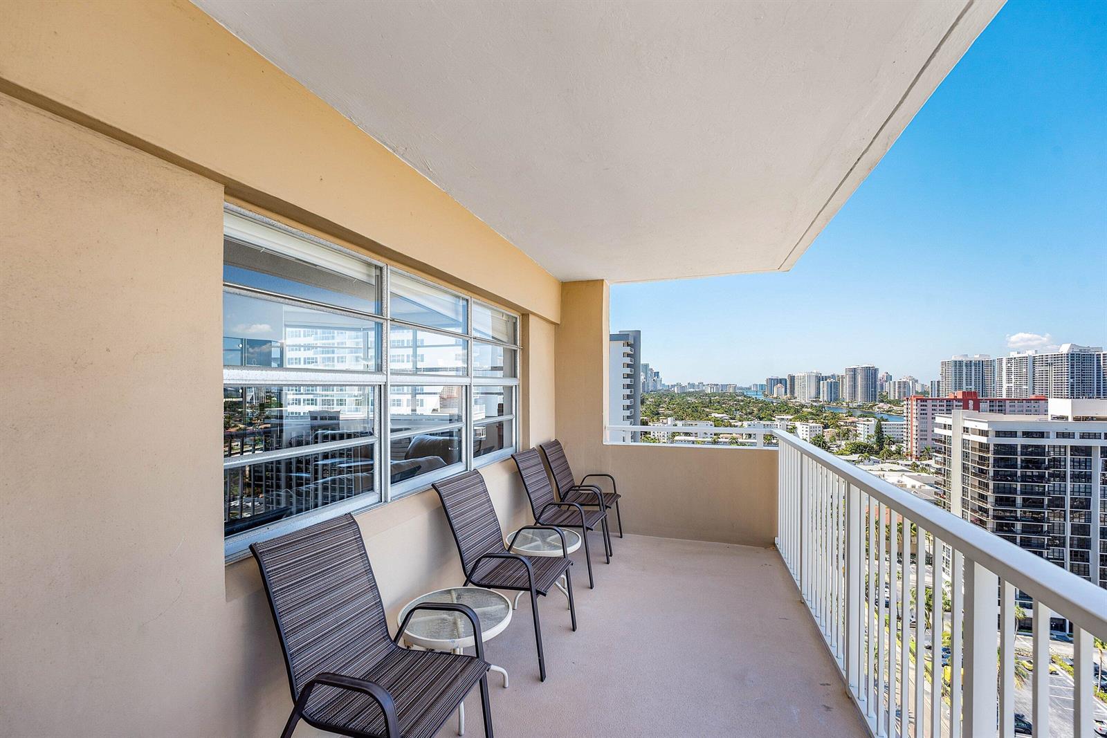 Ver detalles 18q 3 / 1740 sq. ft. $ 2026-06-18 0 foto