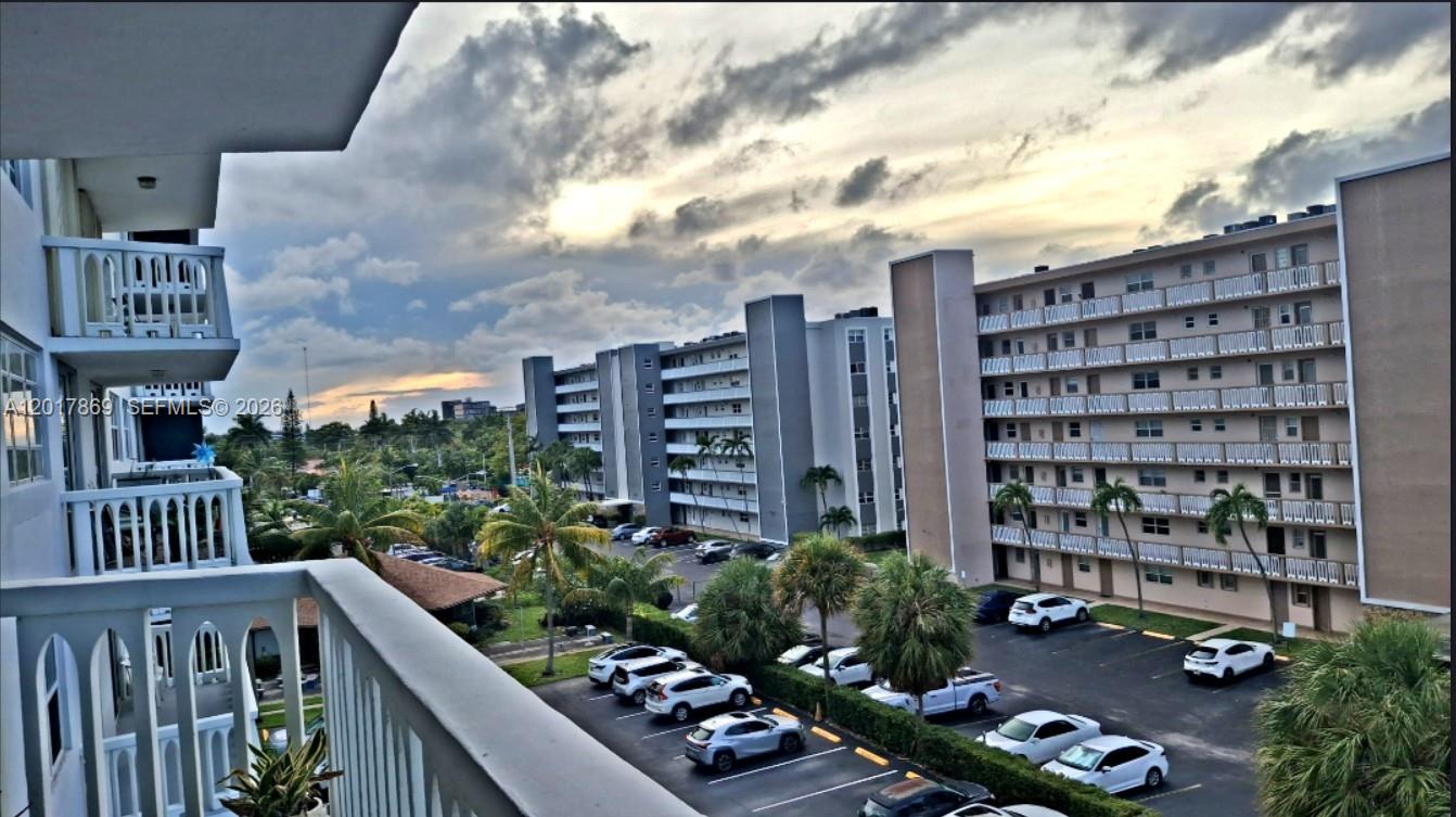 Photo of 401 14th Ave  #507, Hallandale Beach, Florida, 33009 - 